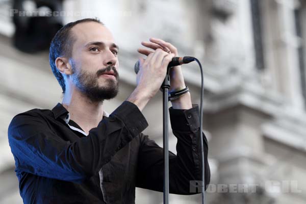 MERZHIN - 2010-08-07 - PARIS - Parvis de l'Hotel de Ville - 